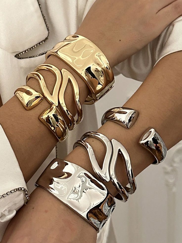 Plutôt Doré ou Argenté ? Découvre quel bijou choisir en fonction de ton teint de peau !