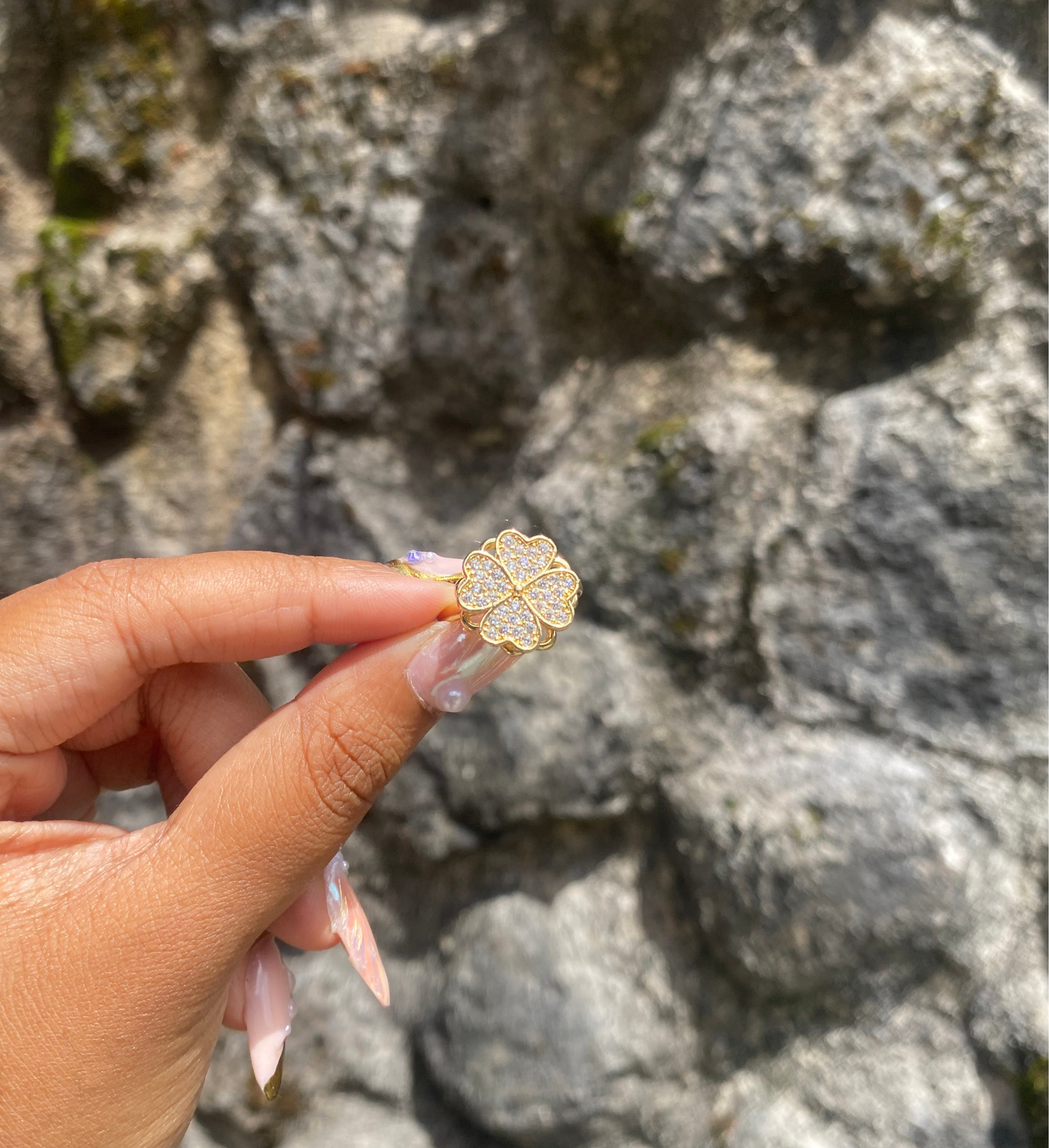 Bague trèfle ajustable