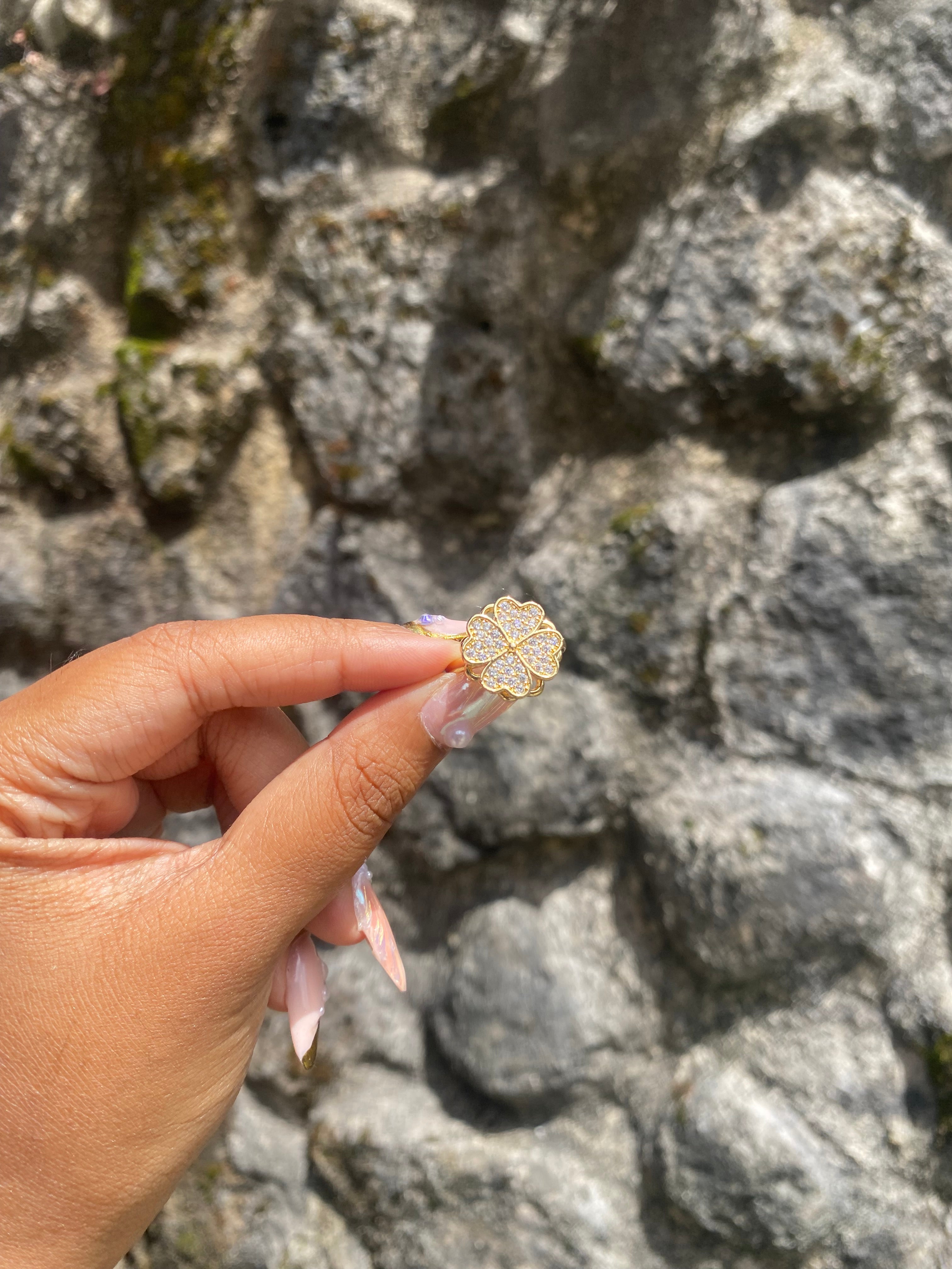 Bague trèfle ajustable